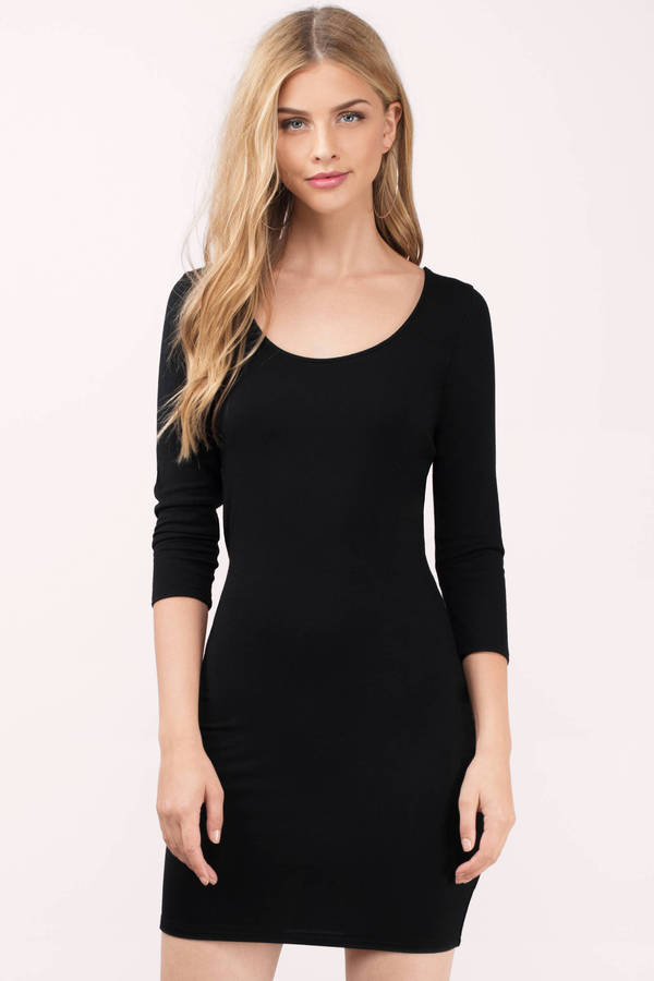 Платье чёрное с длинными рукавами